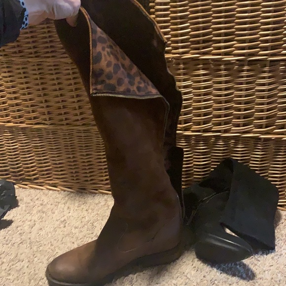 “Born”  knee high brown suede boots - Picture 3 of 11